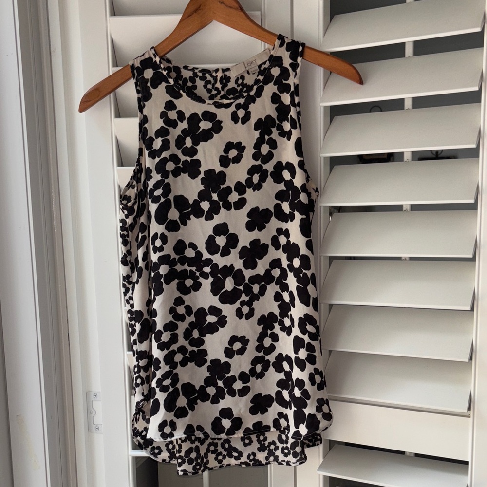 LOFT Monochrome Floral Sleeveless Blouse